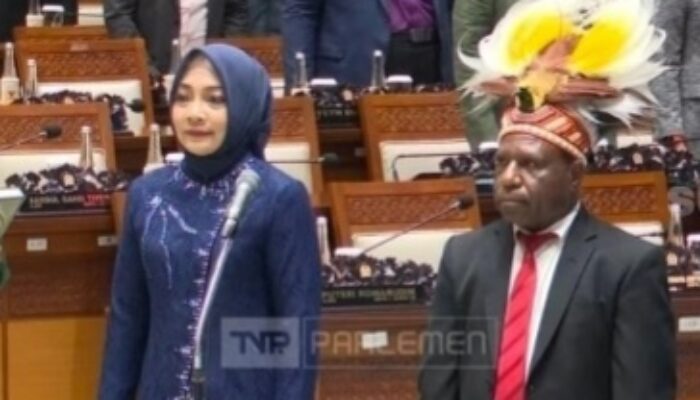 DPR Lantik 2 Anggota PAW: Nessy Kalviya dan Mesakh Mirin Resmi Jabat 2024-2029
