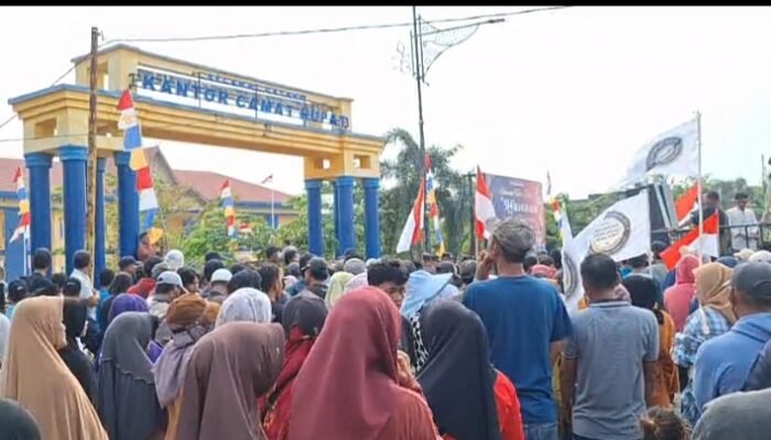 Warga Tiga Desa Pulau Rupat Serahkan Dokumen Tuntutan ke Pemkab Bengkalis, Herman: Jangan Ada Alasan Lagi Abaikan Kami