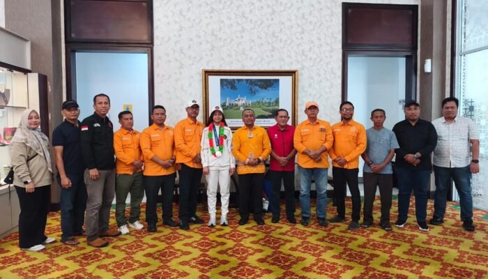 Raih Perak Asian Games 2026 di Jepang, Atlet Teqball Riau Sumaya Disambut Pemprov Riau di Bandara SSK II Pekanbaru