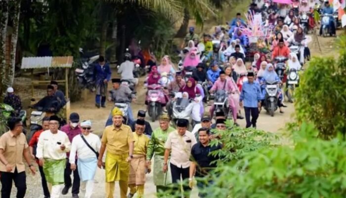 Bupati dan Wabup Inhu Larut dalam Tradisi Beaghak Tabak di HUT ke-22 Kecamatan Batang Peranap