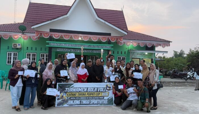 KKN Universitas Abdurrab Sukseskan Turnamen Voli Perpati Cup 1 di Alahair Timur Meranti