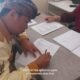 FOTO: Penandatangan & Serah Terima Akta Pendirian & SK Kemenhumham Yayasan Suara Utama Indonesia Oleh Pendiri dan Pembina Andre Hariyanto dan Notaris serta Staf Notaris Rizqy Aulia Fitri, S.H., M.Kn di Kota Mojokerto (Aisyah Putri Widodo/SUARA UTAMA)
