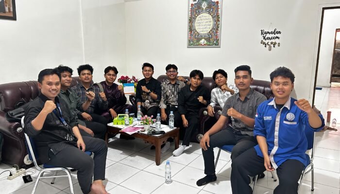 Mahasiswa HTN Siyasah UIN Suska Riau Salurkan Dana Kemanusiaan untuk Korban Gempa NTT Melalui DT Peduli