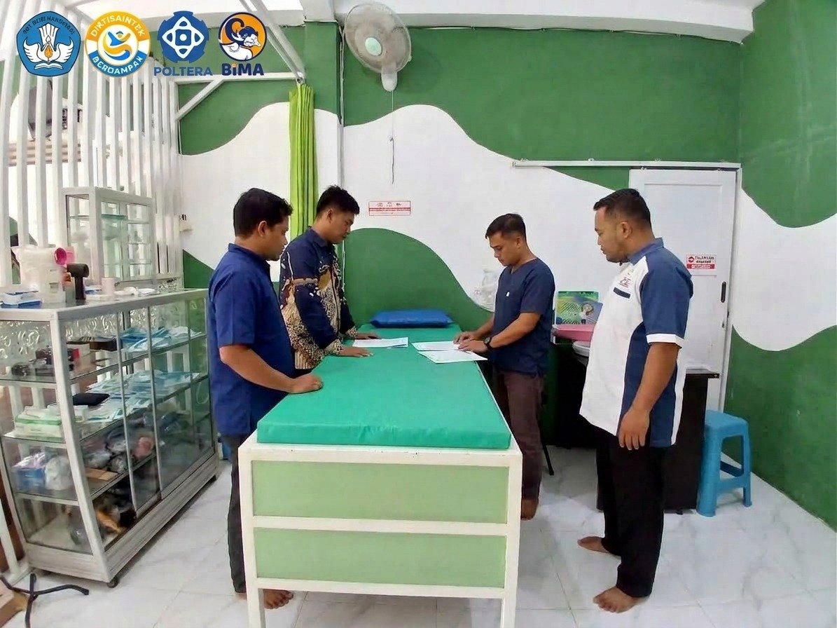 FOTO: Poltera Hadirkan e-Khitan Florence, Dorong Digitalisasi Layanan Kesehatan di Griya Sehat Florence Sumenep (Muhammad Furqon/KOMPAS1.NET)