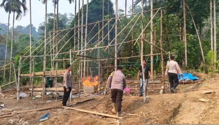 Gerebek PETI di Sungai Batang Tebo Desa Sungai Ipuh Limbur Lubuk Mengkuang – Polres Bungo Musnahkan Asbuk