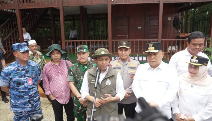 Kapolda Riau Bersama Pangdam XIX dan Menteri Kehutanan Bahas Restorasi Gambut dan Cegah Karhutla di Rumah Runding Kabupaten Bengkalis 