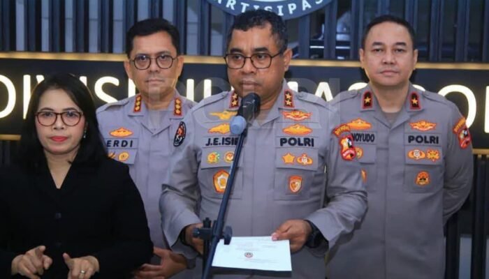 Kapolri Pimpin Korprapot 50 Pati dan 4 PNS Polri, Roycke Harry Langie Naik Jadi Komjen