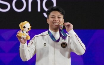 Lifter Rahmat Erwin Raih Emas dan Pecahkan 2 Rekor Dunia, Wamenpora Optimis Indonesia Capai Target di Asian Games 2026