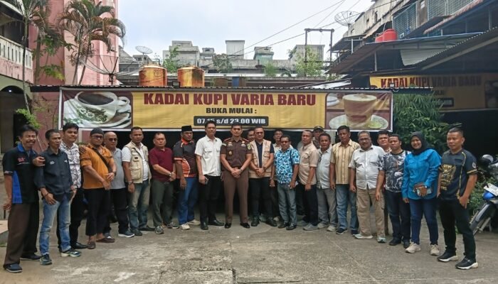 Perkuat Kemitraan Pers, Kejari Inhu Dr Rizky Fahrrozi Gelar Coffee Morning Bersama Pewarta di Kedai Kopi Varia Baru Rengat
