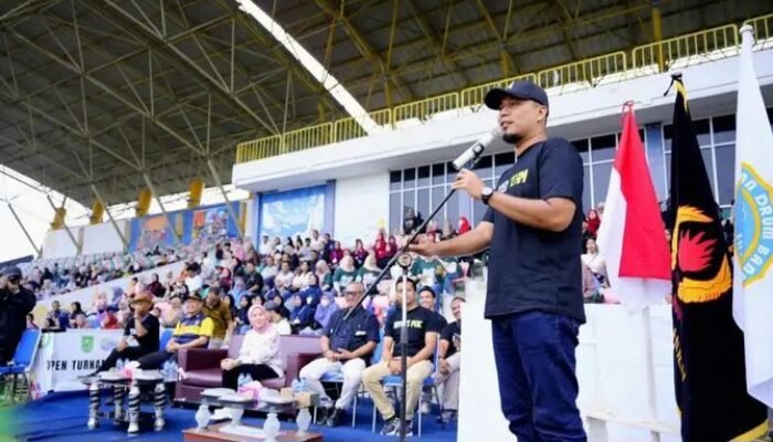 Meriah! Ribuan Pelajar Warni Perdana Drum Band Bupati Cup l Inhu di Stadion Narasinga