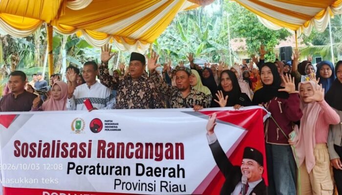 Komisi II DPRD Riau Dodi Nefeldi SH Fraksi PDI Perjuangan Sosialisasi Ranperda Perlindungan Perempuan di Desa Teluk Sungkai Kuala Cenaku