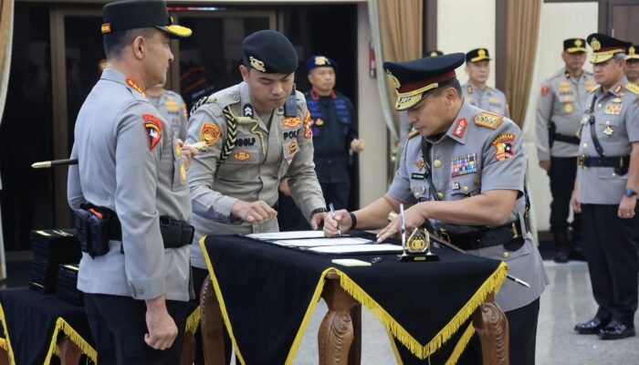 SAH JENDERAL BINTANG TIGA! Komjen Herry Heryawan Dilantik Jadi Kabaharkam Polri – Dari Kapolda Riau ke Mabes Polri, Bicara Amanah & Pengabdian!