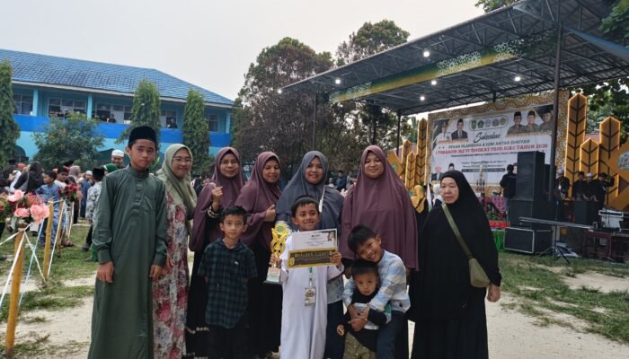 MENGGEGERKAN KAMPAR! Dari Sekolah Papan Beratap Bocor, MDTA Nurul Fajar Juara I Porsadin VI Se-Riau – Siap Tarung di Tingkat Nasional Jakarta!