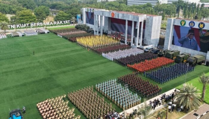 PRABOWO GAGAH! Presiden RI Prabowo Pimpin Upacara HUT ke-81 TNI di Lapangan Prima Mabes TNI Cilangkap – Tema TNI Kuat Bersama Rakyat Indonesia Berdaulat Adil Makmur!