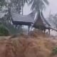 BREAKING Banjir Bandang Terjang Lubuk Minturun Padang Ratusan Rumah Terendam Hingga Atap