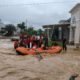 Polri Evakuasi Ratusan Warga Banjir Padang 300 Personel Brimob Dikerahkan