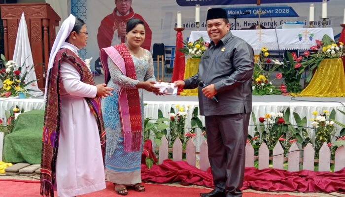 Ketua DPRD Inhu Resmikan Gedung Baru SMP Swasta Santa Theresia Air Molek