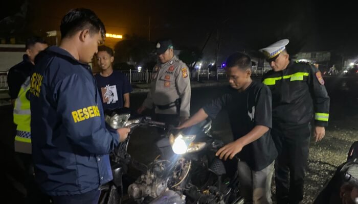 Cegah Balap Liar, Polres Rohil Gelar Patroli Blue Light di Jalur Lintas Riau-Sumut
