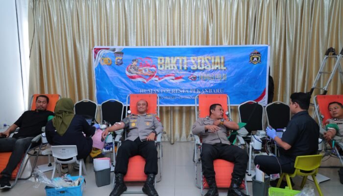 150 Peserta Donor Darah Polresta Pekanbaru dan Hotel Bono