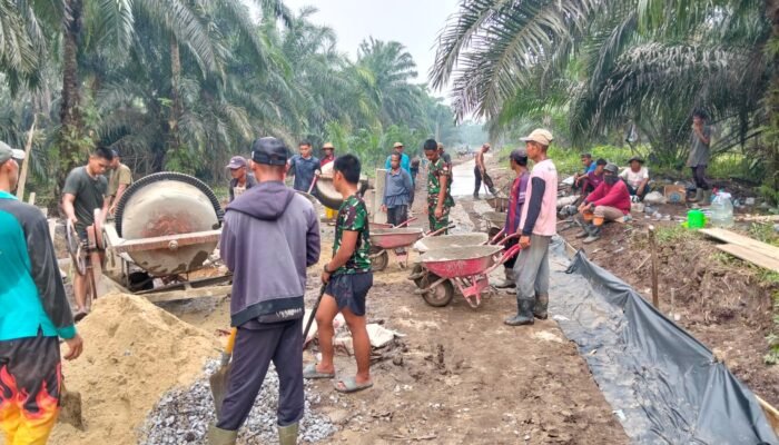 Kemanunggalan TNI dan Rakyat: TMMD Ke-130 Percepat Pembangunan Jalan Desa Kuala Lemang