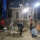 Wujudkan Sanitasi Layak, TNI dan Masyarakat Kuala Lemang Gotong Royong Malam Hari di TMMD ke-130