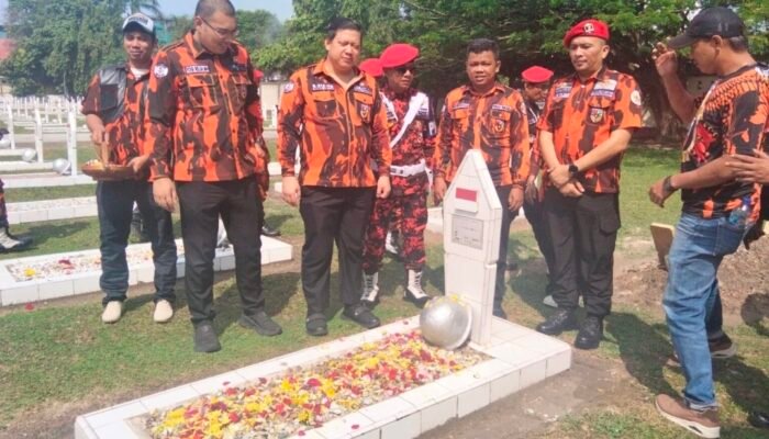 Tabur Bunga dan Doa untuk Pahlawan, Pemuda Pancasila Pekanbaru Teguhkan Semangat Kebangsaan