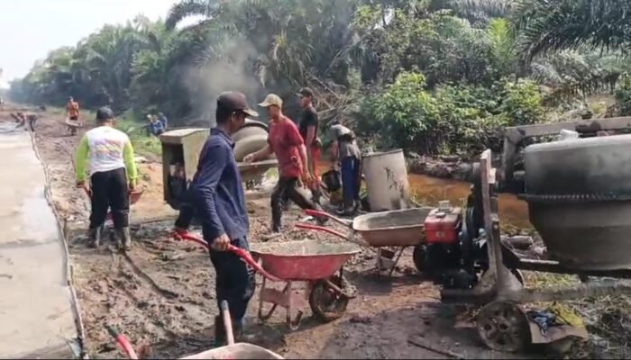 Jalan Mulus, Pembangunan Infrastruktur TMMD ke- 130 di Kuala Lemang Kian Membanggakan Perekonomian Masyarakat
