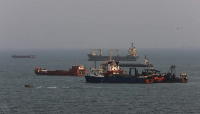 MEMANAS! Iran Tutup Selat Hormuz Sampai AS Terima 7 Syarat – Ghalibaf: Era Tunda & Dikte Sepihak Selesai, Kami Siap Perang & Runding!