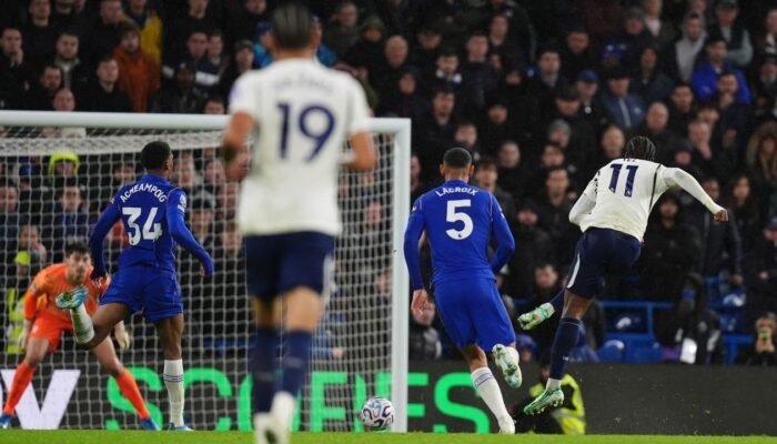 Tottenham Permalukan Chelsea 2-0 di Stamford Bridge